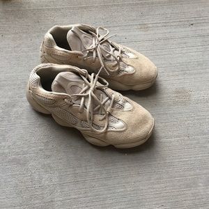 Yeezy 500 Blush size 9.5